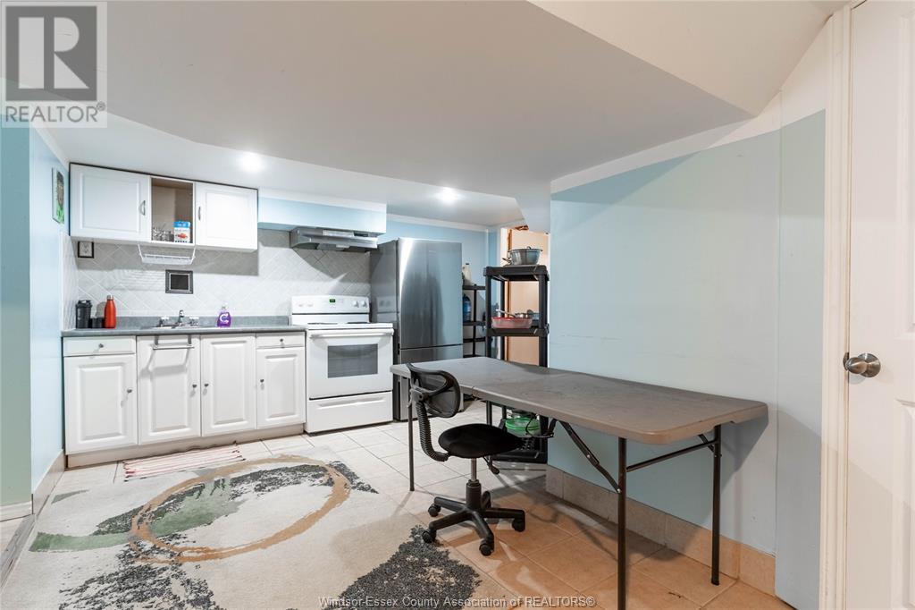 562 Dougall Property Photo 29