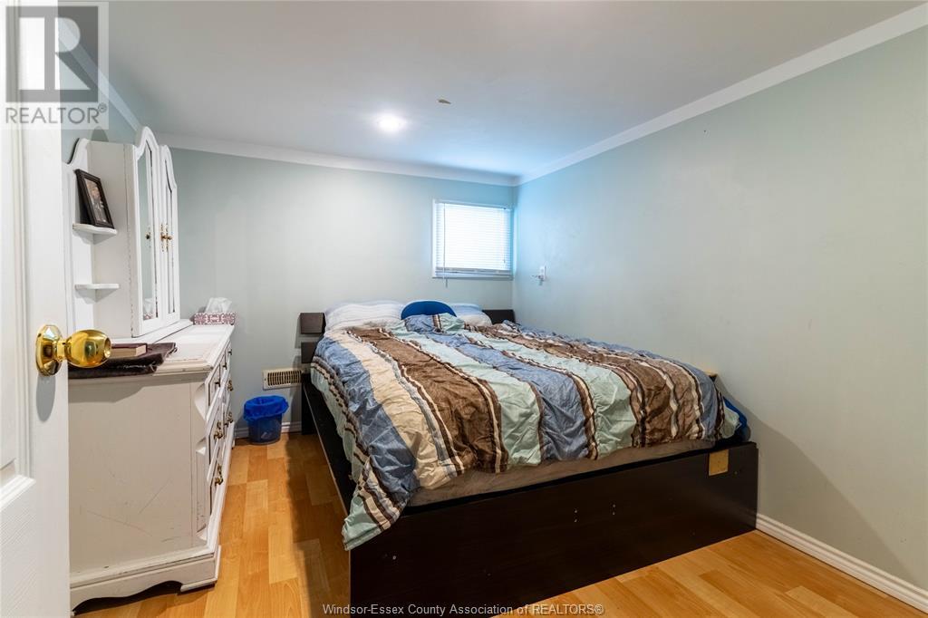 562 Dougall Property Photo 32