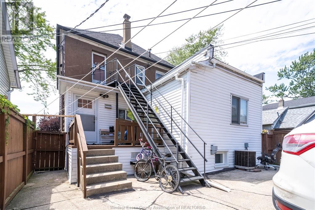 562 Dougall Property Photo 38