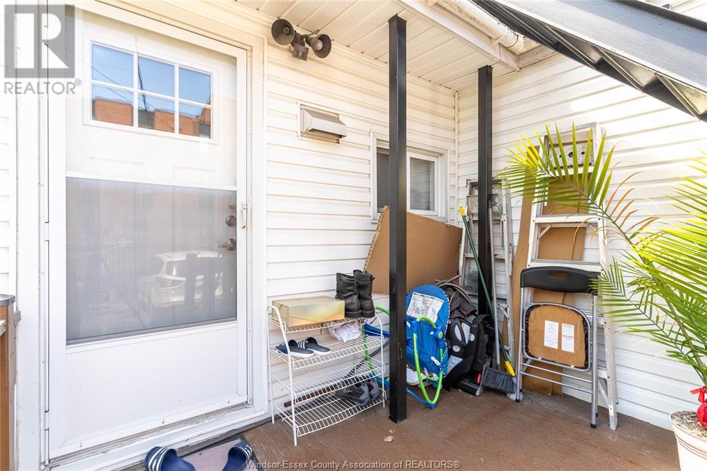 562 Dougall Property Photo 39