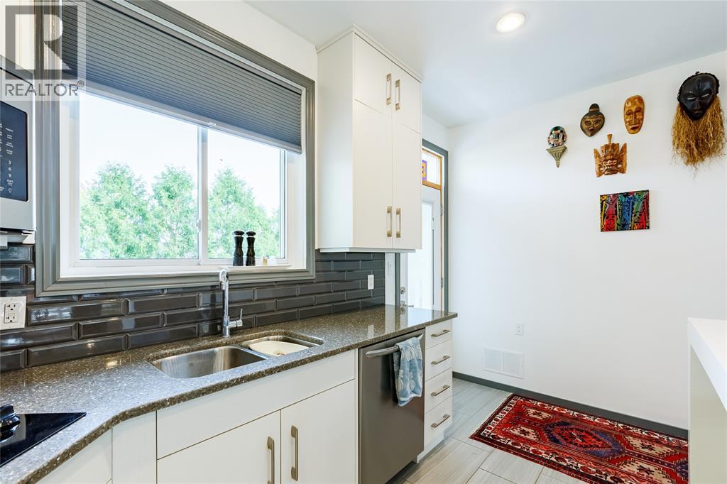 200 Brock Street Property Photo 13