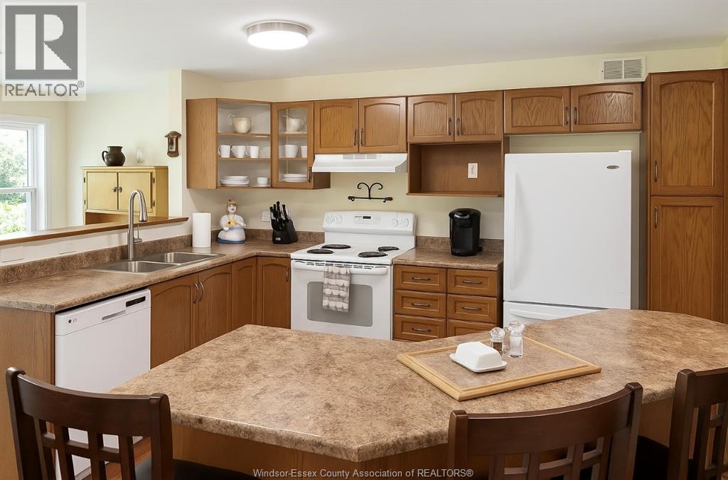 761 East West Road Property Photo 13