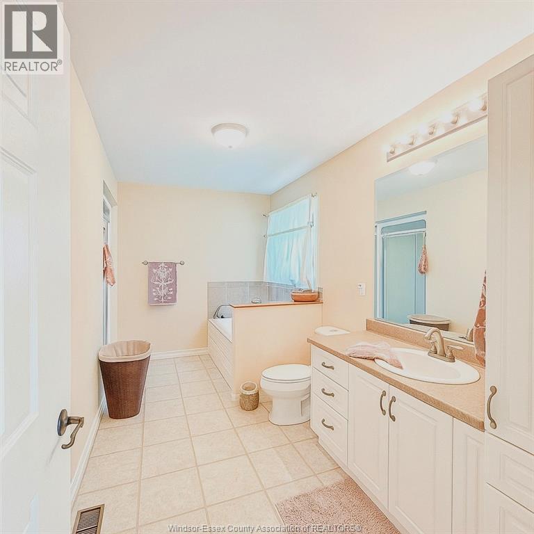 761 East West Road Property Photo 18