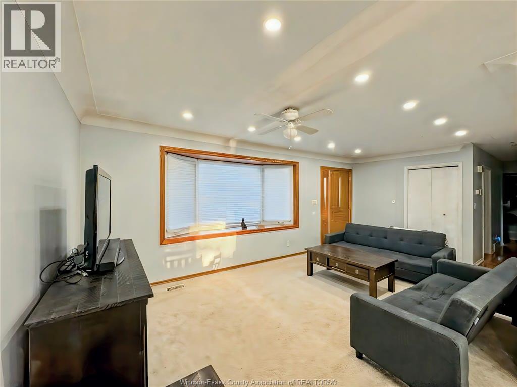 541 Lakeview Avenue Property Photo 5