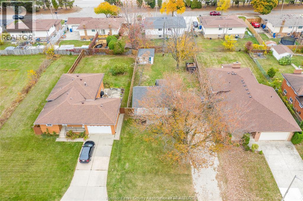 2906 Lloyd George Boulevard Property Photo 3