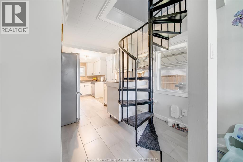 2906 Lloyd George Boulevard Property Photo 22