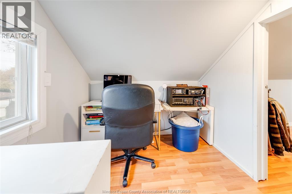 2906 Lloyd George Boulevard Property Photo 25