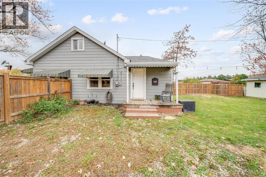 2906 Lloyd George Boulevard Property Photo 30