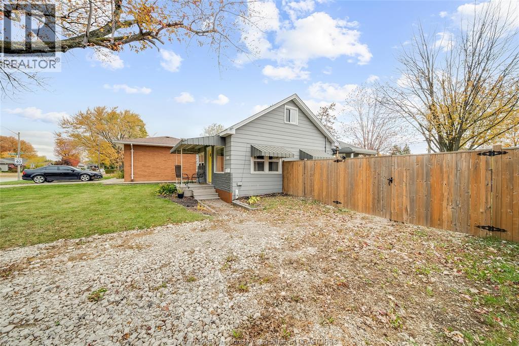 2906 Lloyd George Boulevard Property Photo 31