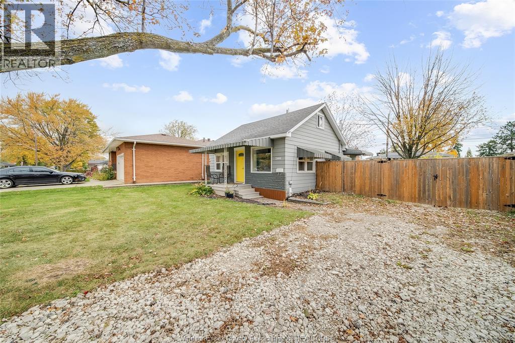 2906 Lloyd George Boulevard Property Photo 32