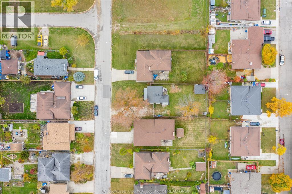 2906 Lloyd George Boulevard Property Photo 40