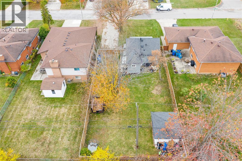 2906 Lloyd George Boulevard Property Photo 41