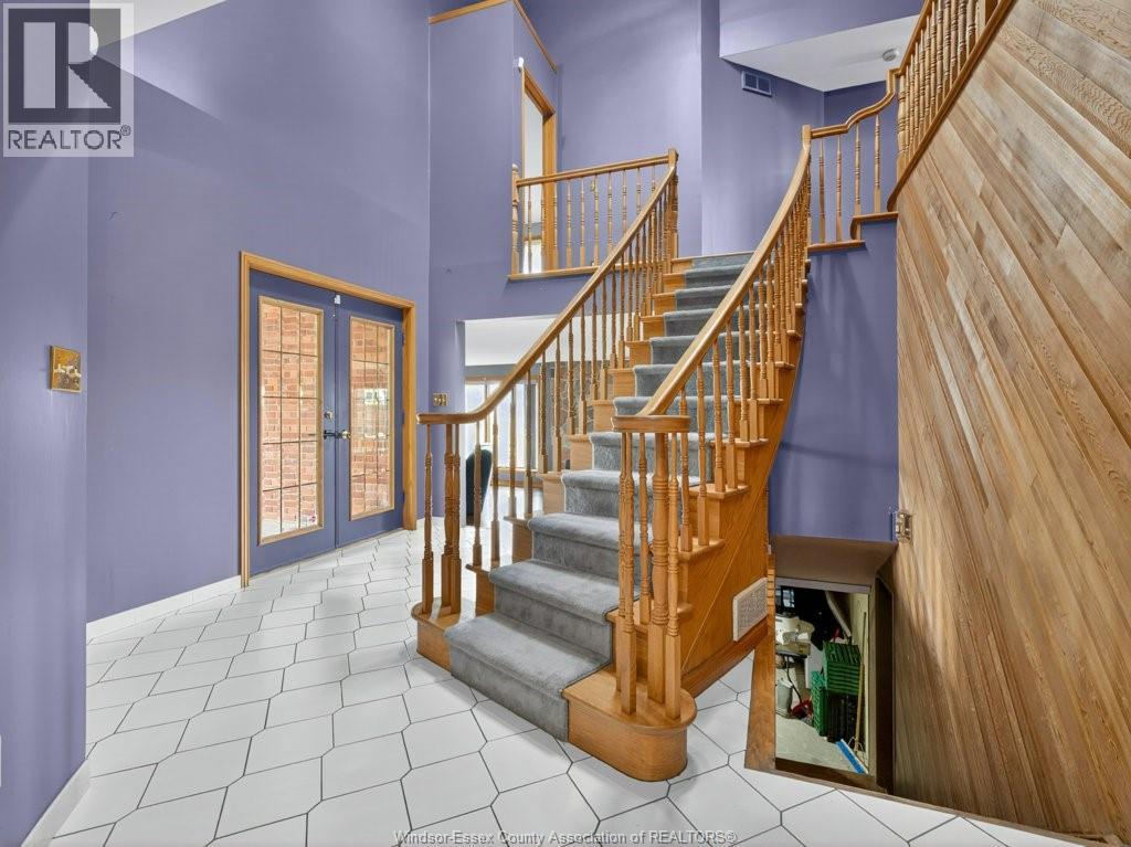 2495 Division Road North Property Photo 3