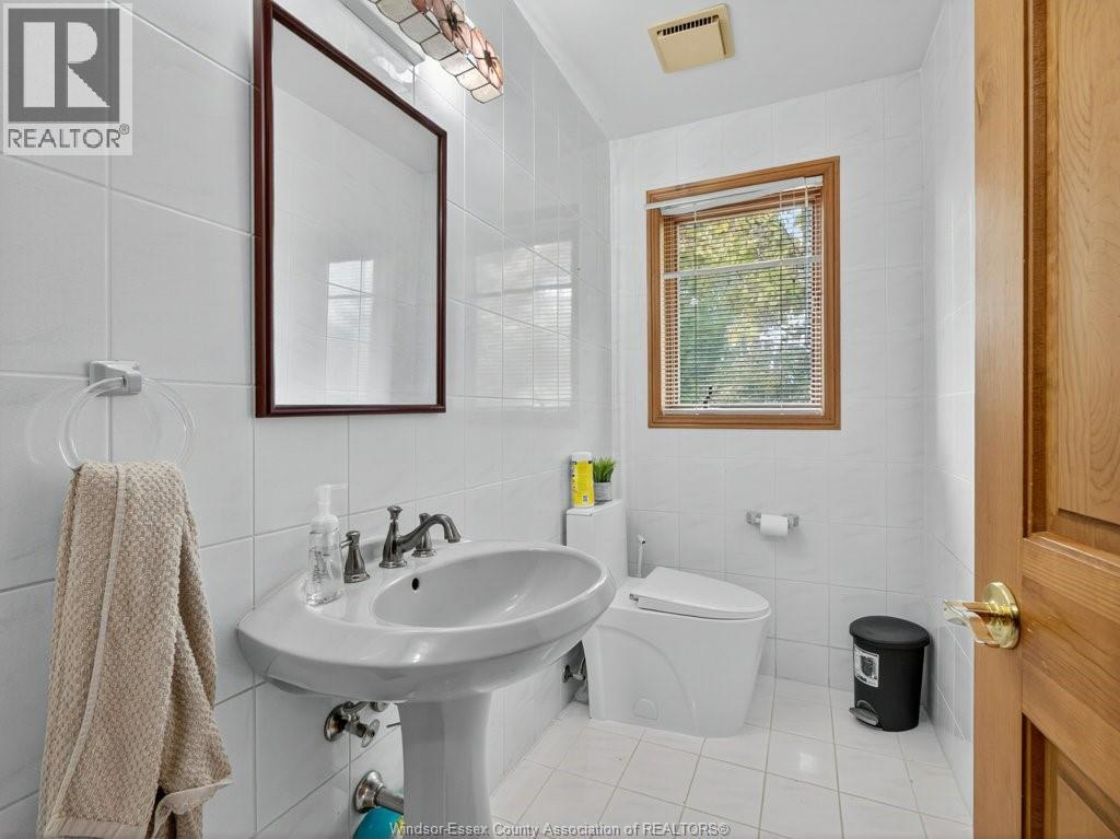 2495 Division Road North Property Photo 19