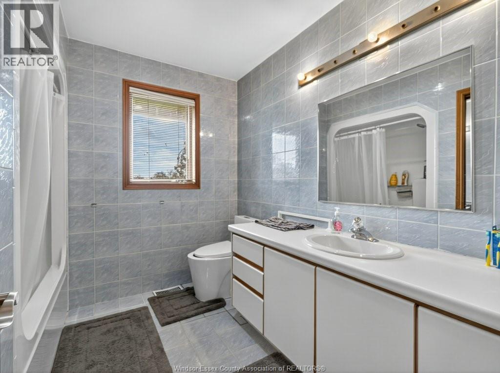 2495 Division Road North Property Photo 26