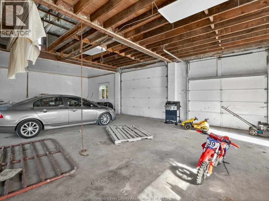 2495 Division Road North Property Photo 37