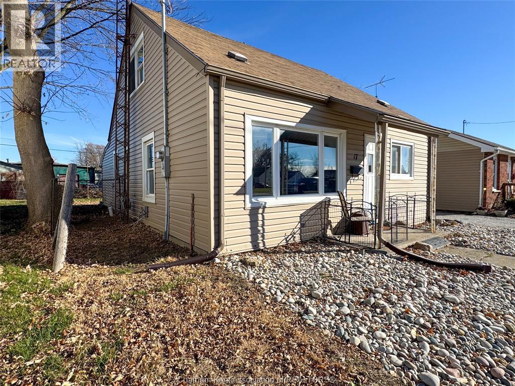 17 Mcnaughton Avenue Property Photo 2