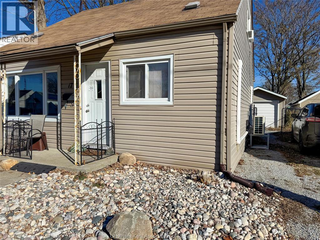 17 Mcnaughton Avenue Property Photo 3