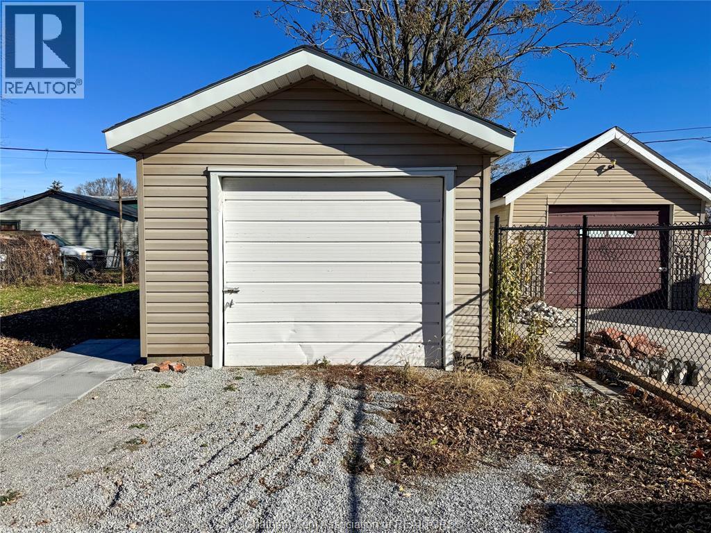 17 Mcnaughton Avenue Property Photo 4