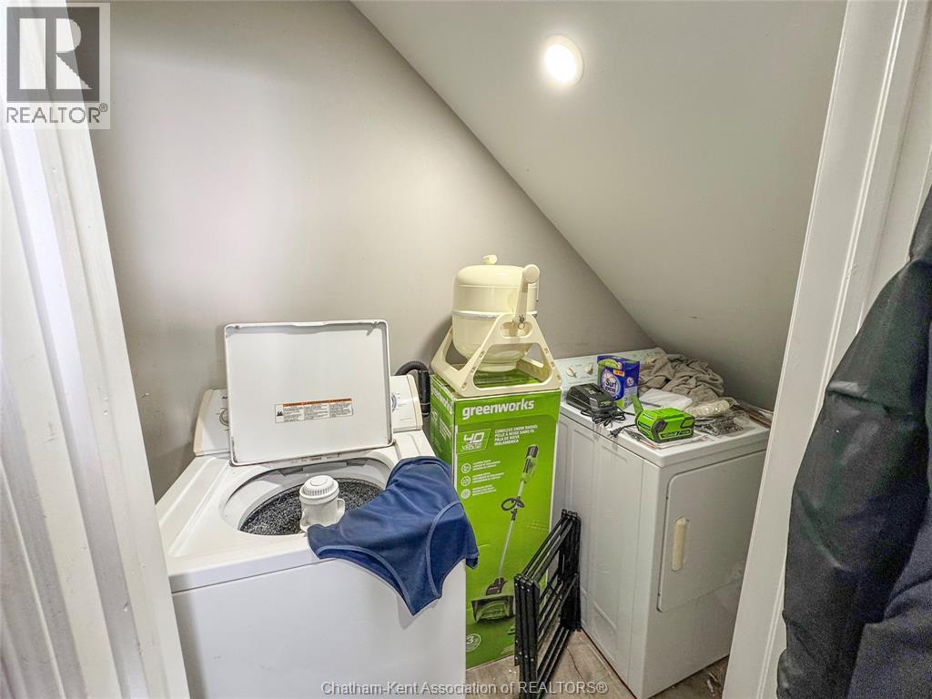 17 Mcnaughton Avenue Property Photo 11