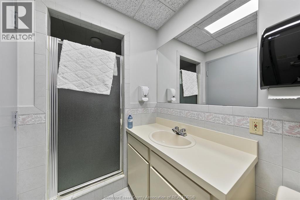 350 Tuscarora / 634 Mcdougall Property Photo 17