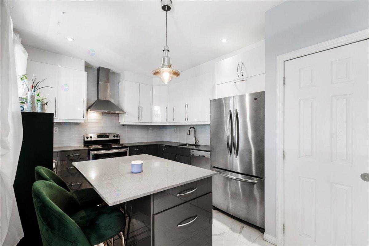 5738 Rue Clark