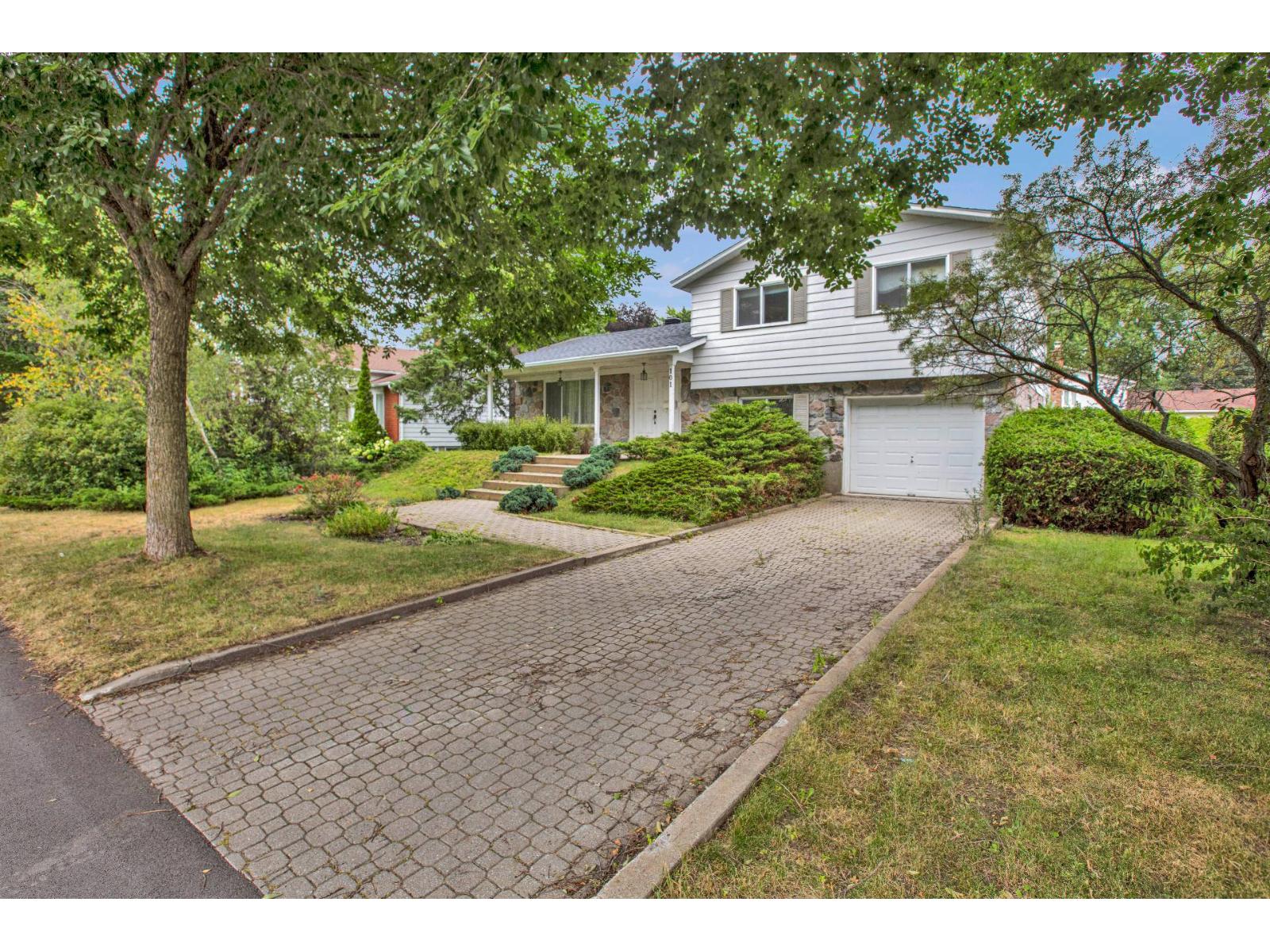 101 Boul. Montcalm S.