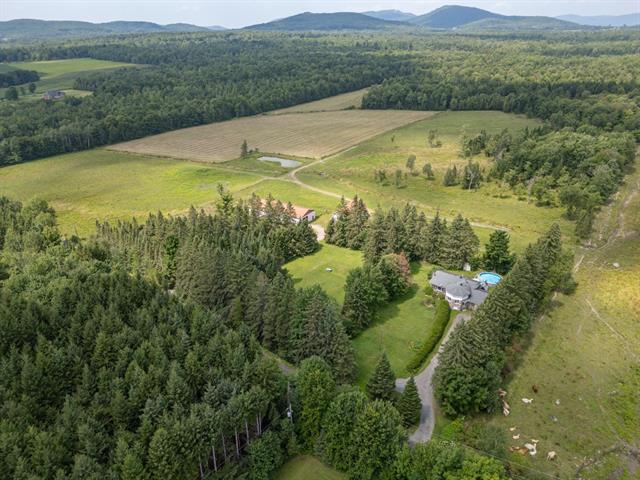 198Z Ch. du Centre Property Photo 1