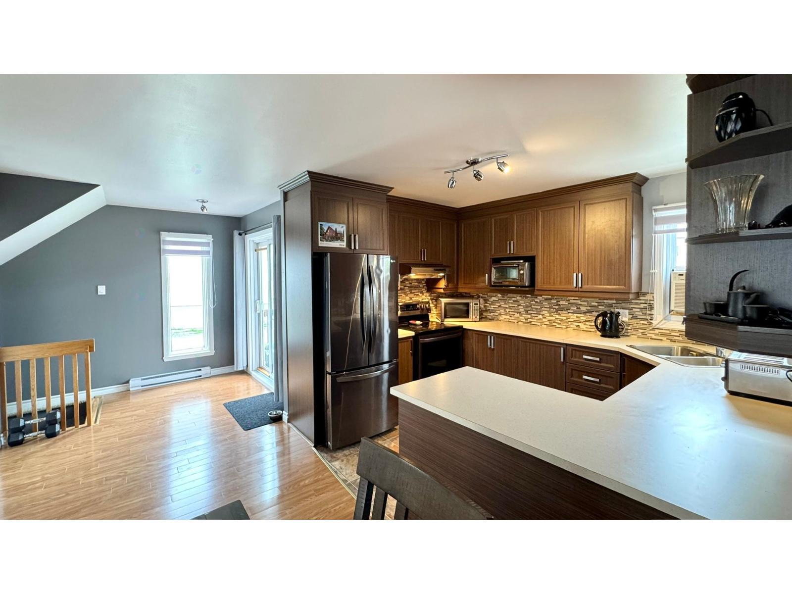 185-189 Rue De La Comtesse Property Photo 15