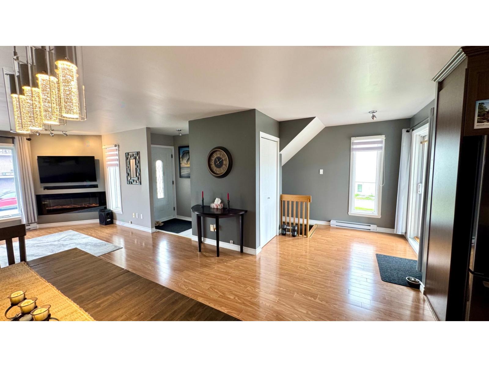 185-189 Rue De La Comtesse Property Photo 17