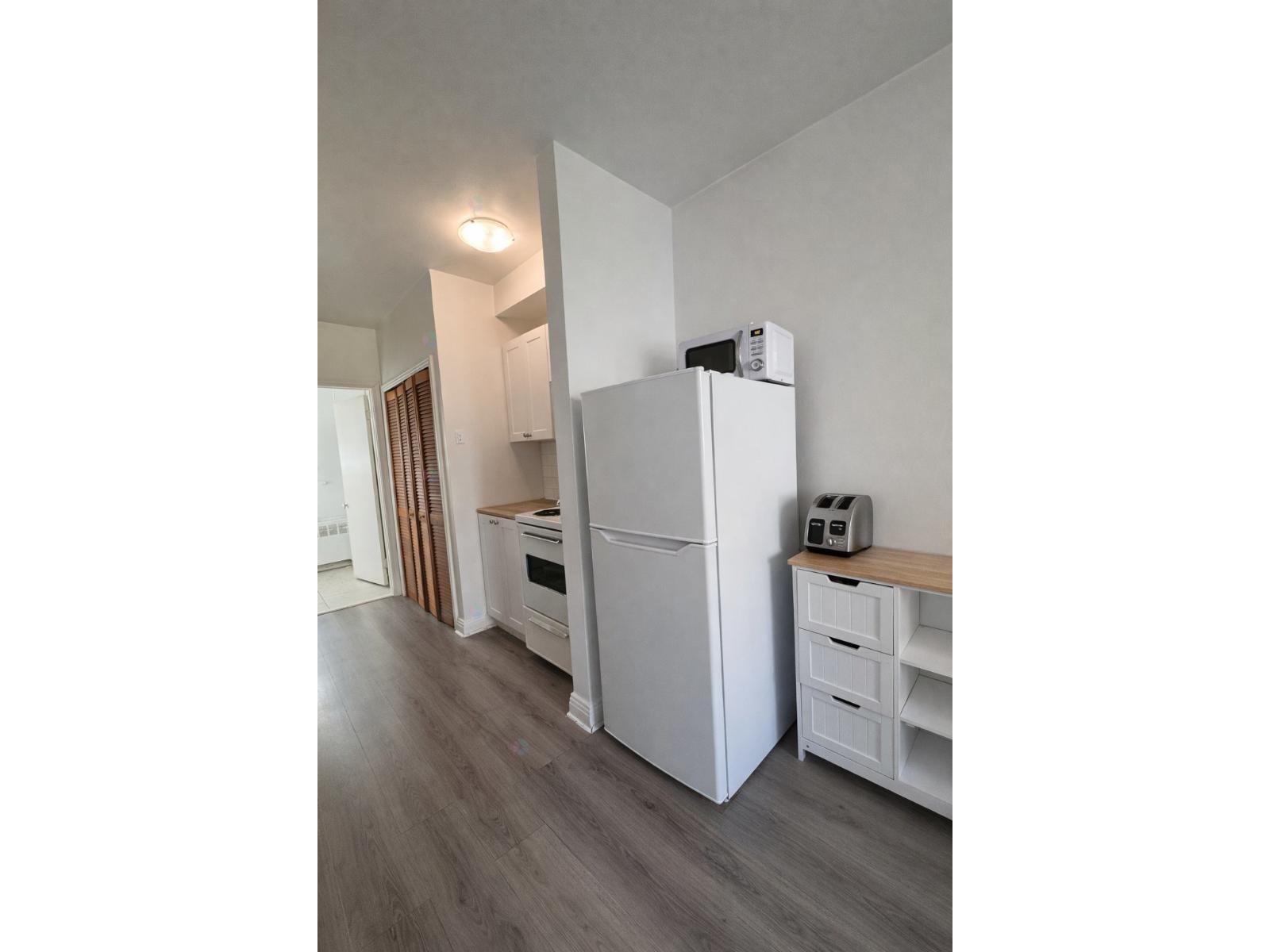 3614 Rue Ontario E., #4 Property Photo 1
