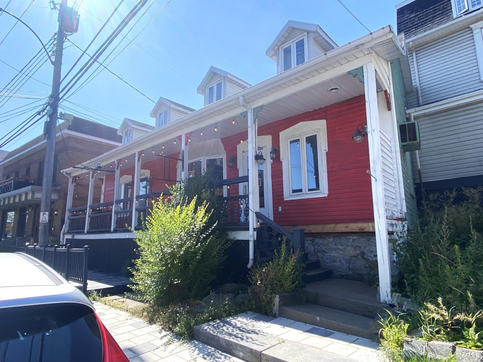 208-212 Rue St-étienne Property Photo 3