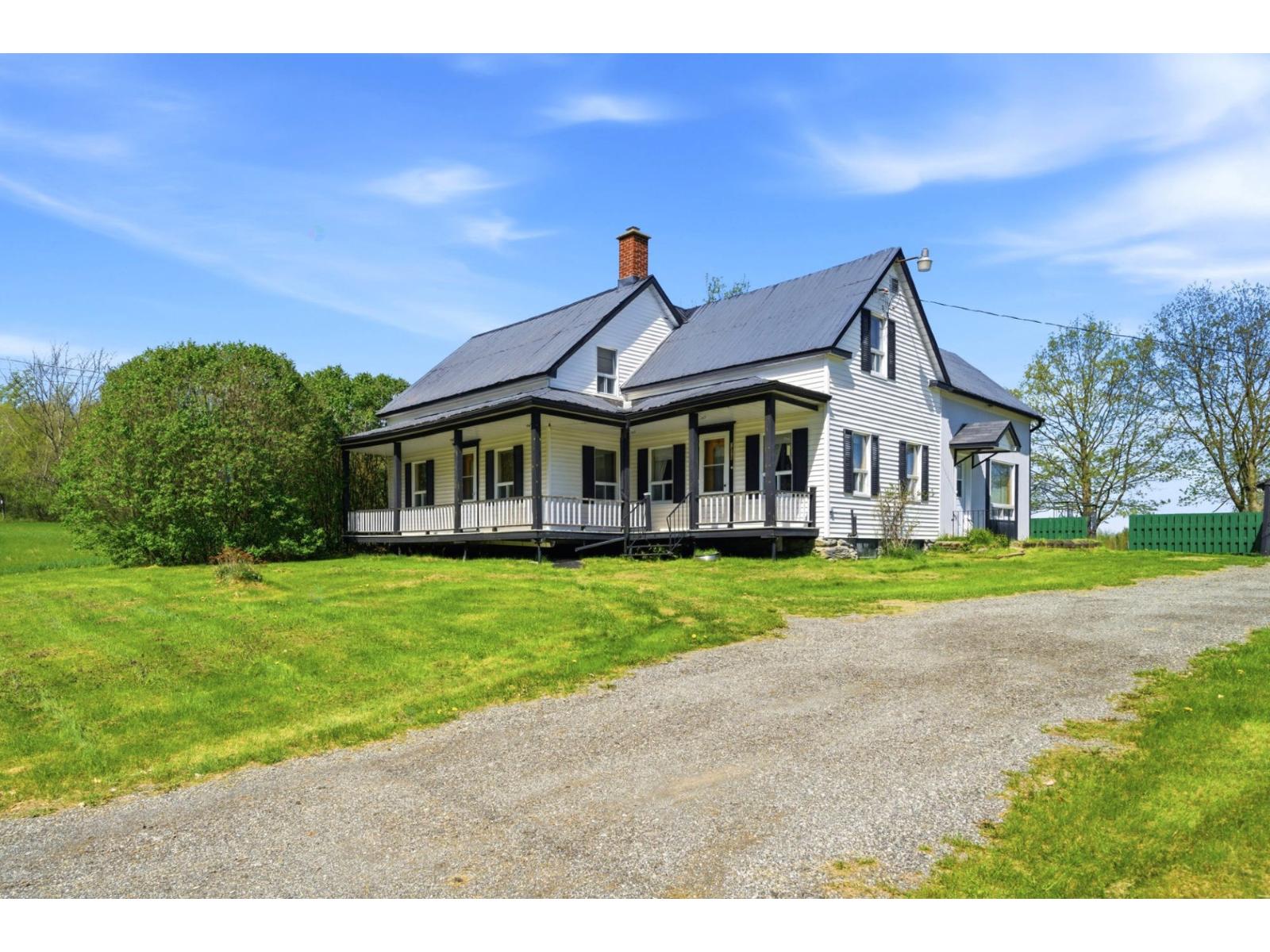 2078 Ch. Hamel Property Photo 1