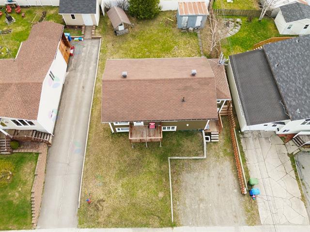 110-112 3e Avenue N. Property Photo 7