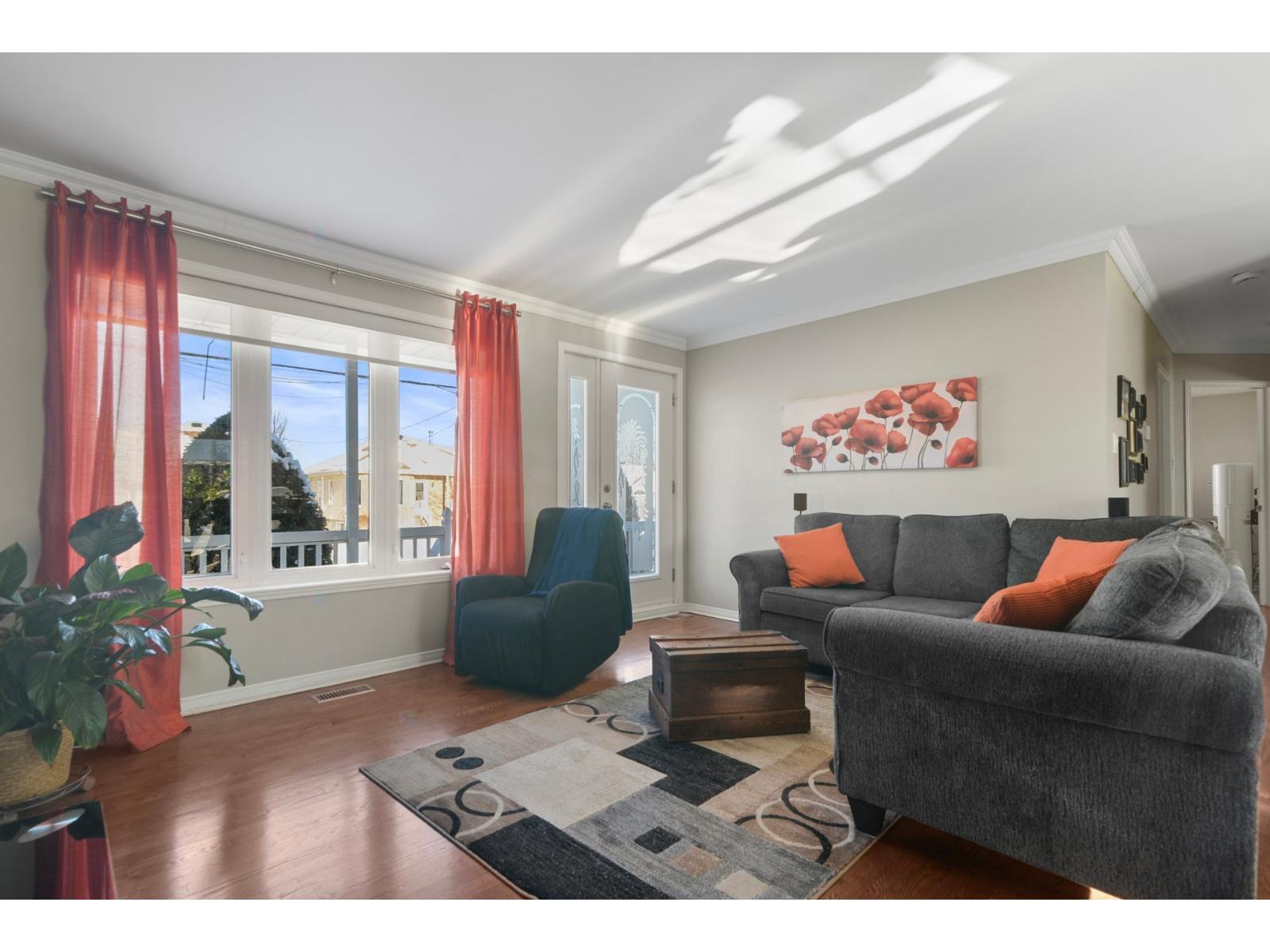 25 Rue Perron Property Photo 4