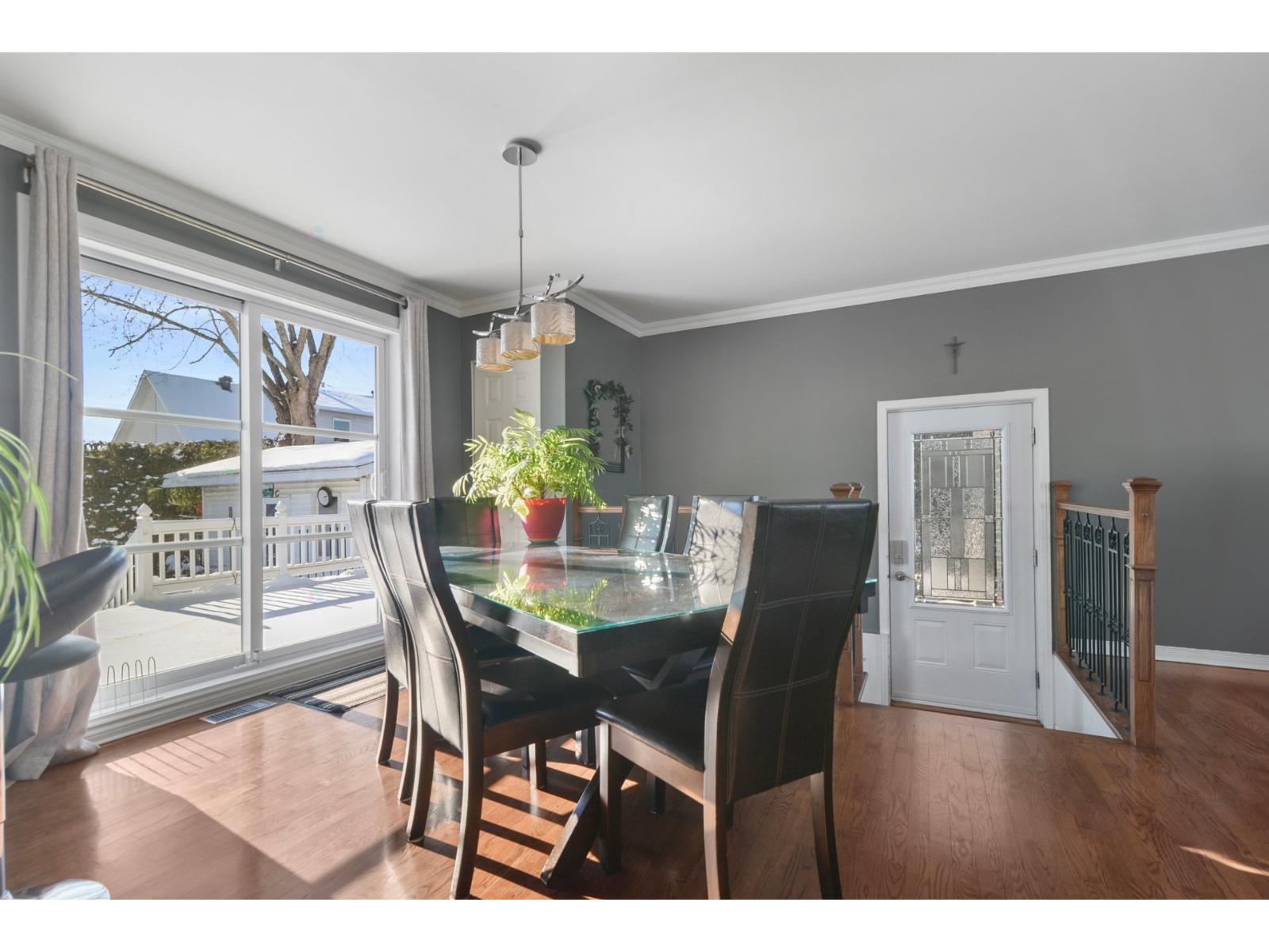 25 Rue Perron Property Photo 6