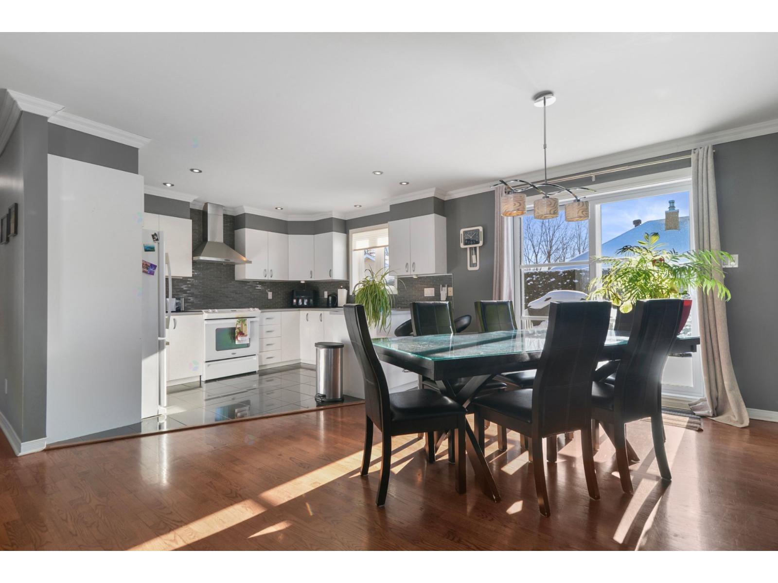 25 Rue Perron Property Photo 8