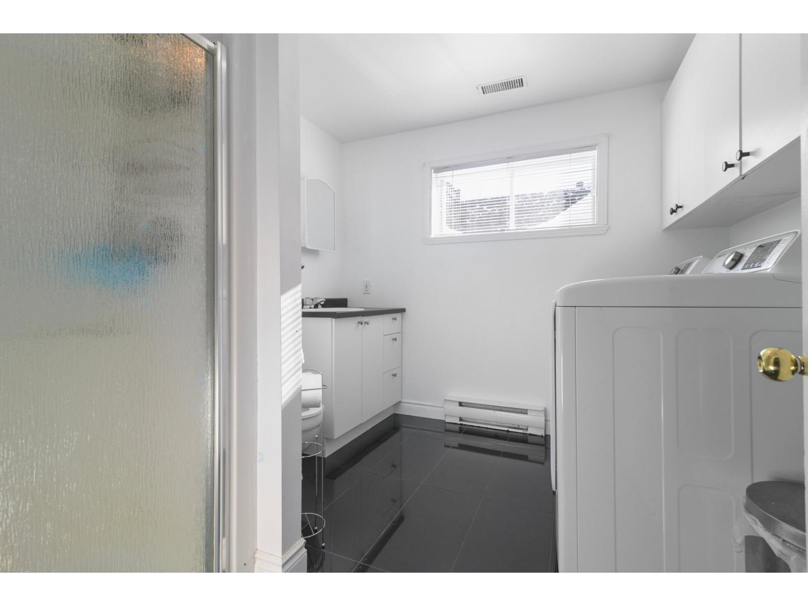 25 Rue Perron Property Photo 14