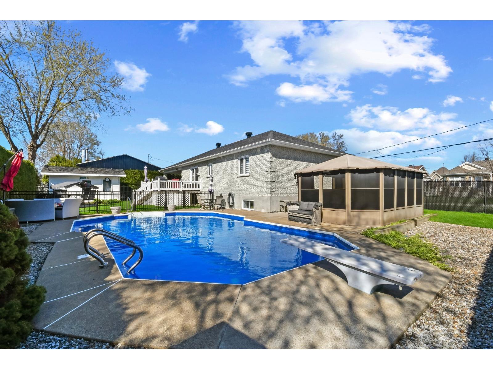 25 Rue Perron Property Photo 21