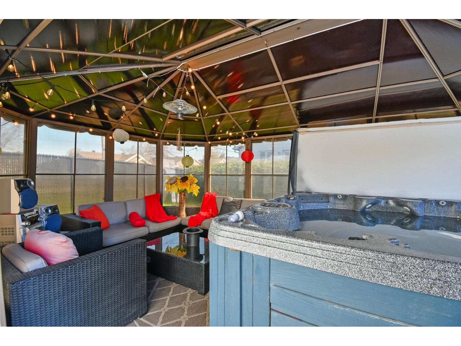 25 Rue Perron Property Photo 23