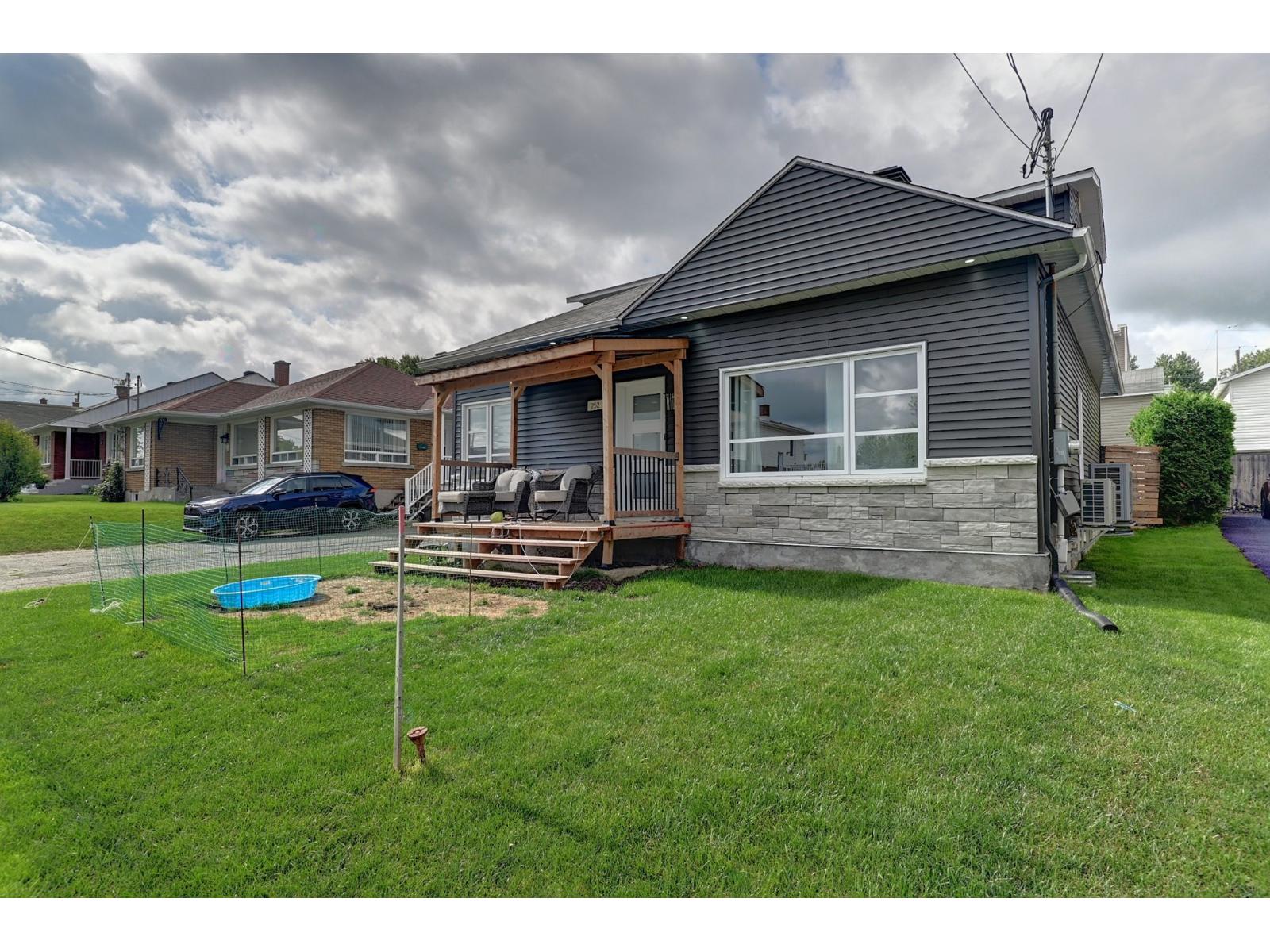 252 Rue St-Hubert