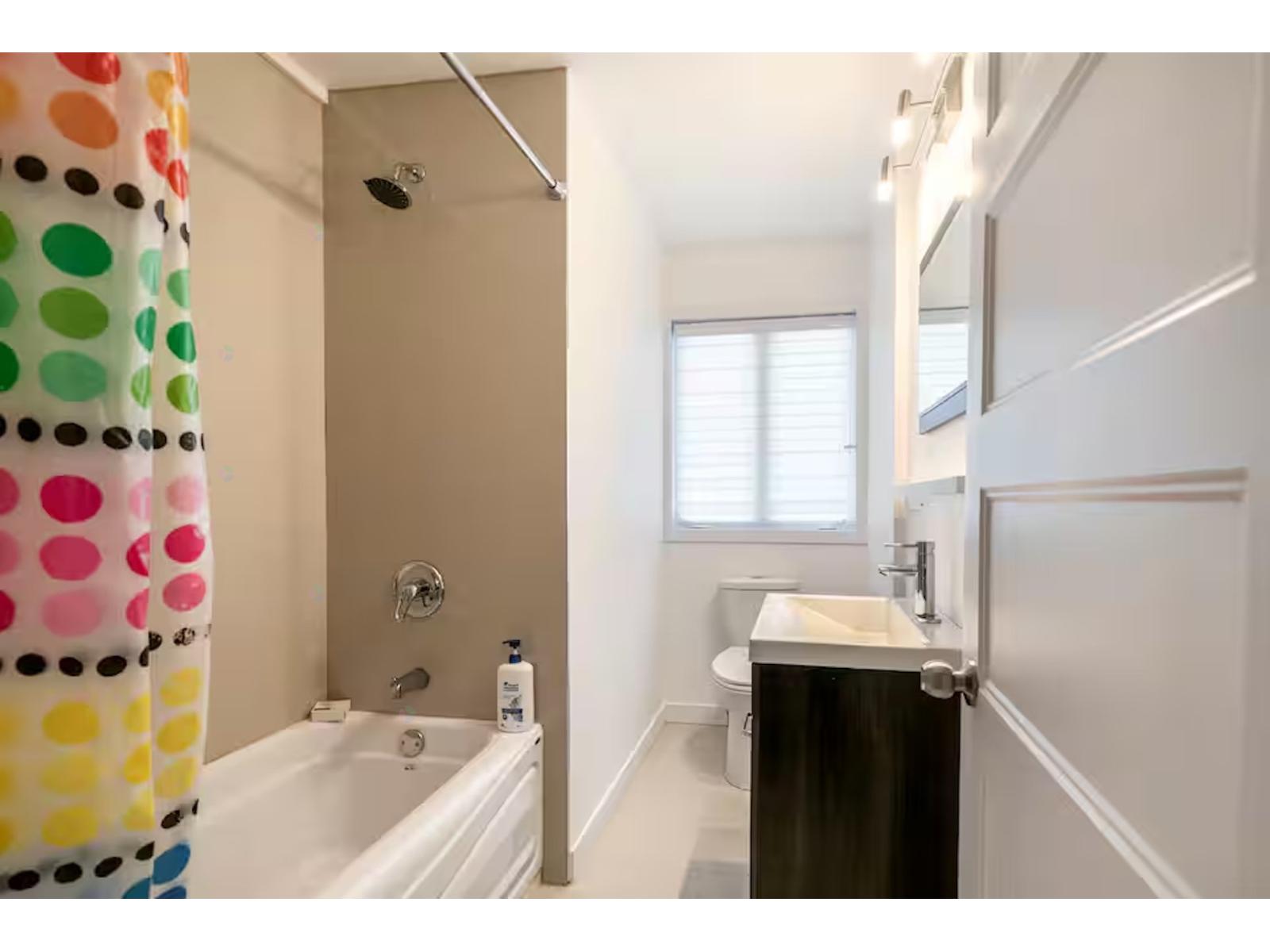 1020 Rue Pasteur Property Photo 9