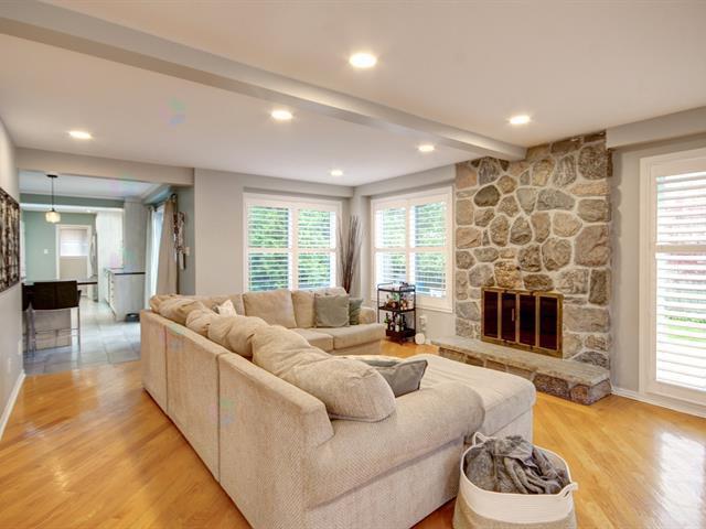 153 Av. De La Roche Property Photo 1