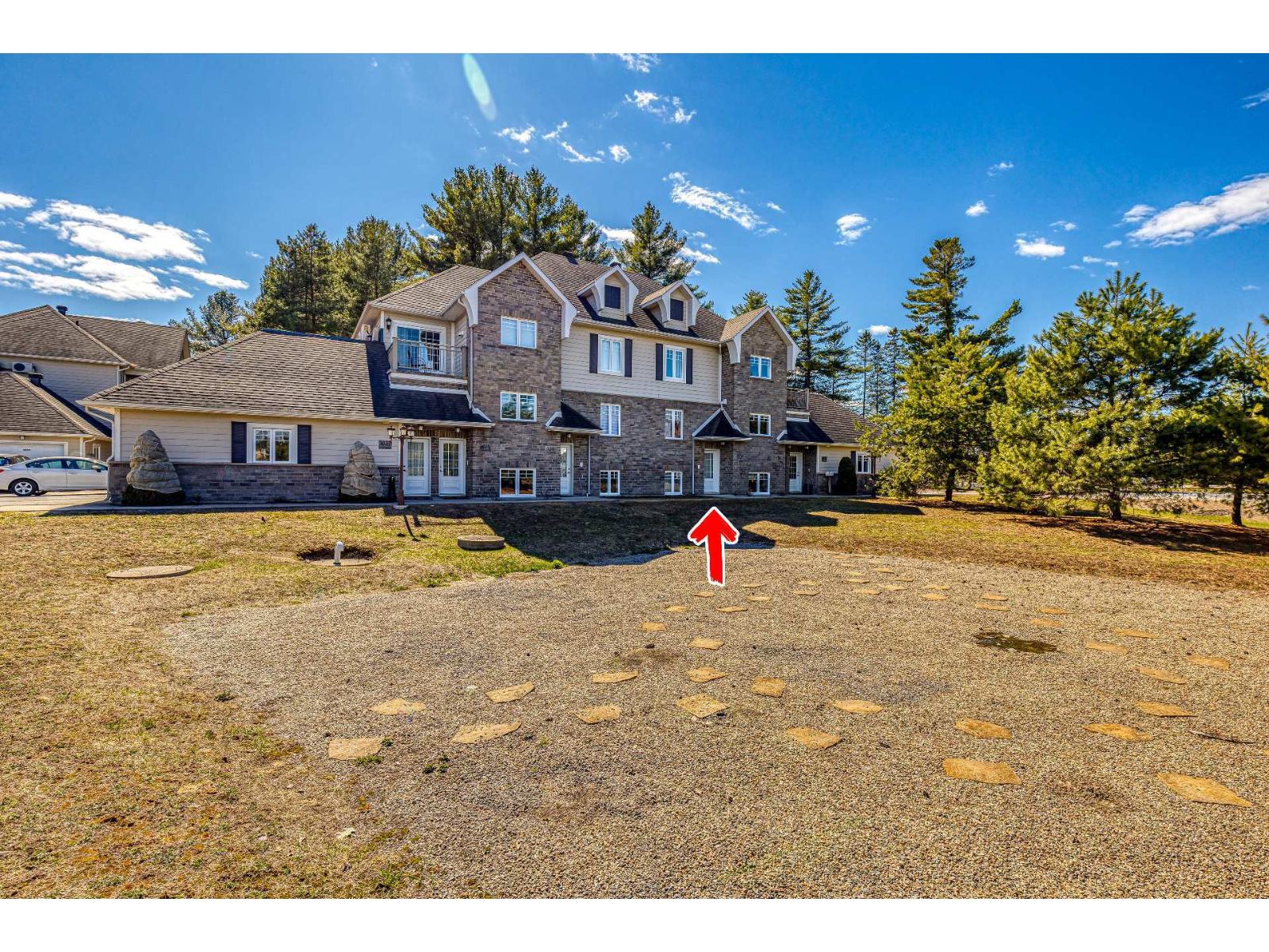 3043 Rue De La Visitation Property Photo 33