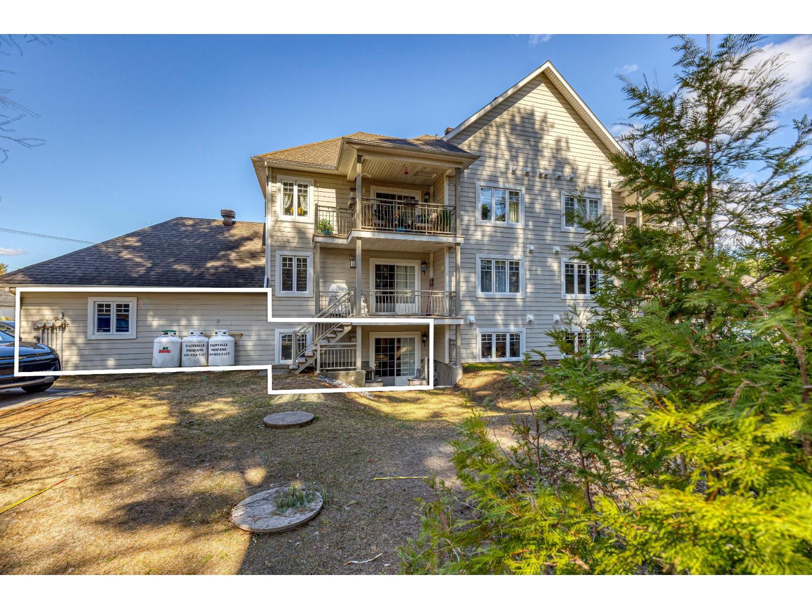 3043 Rue De La Visitation Property Photo 35