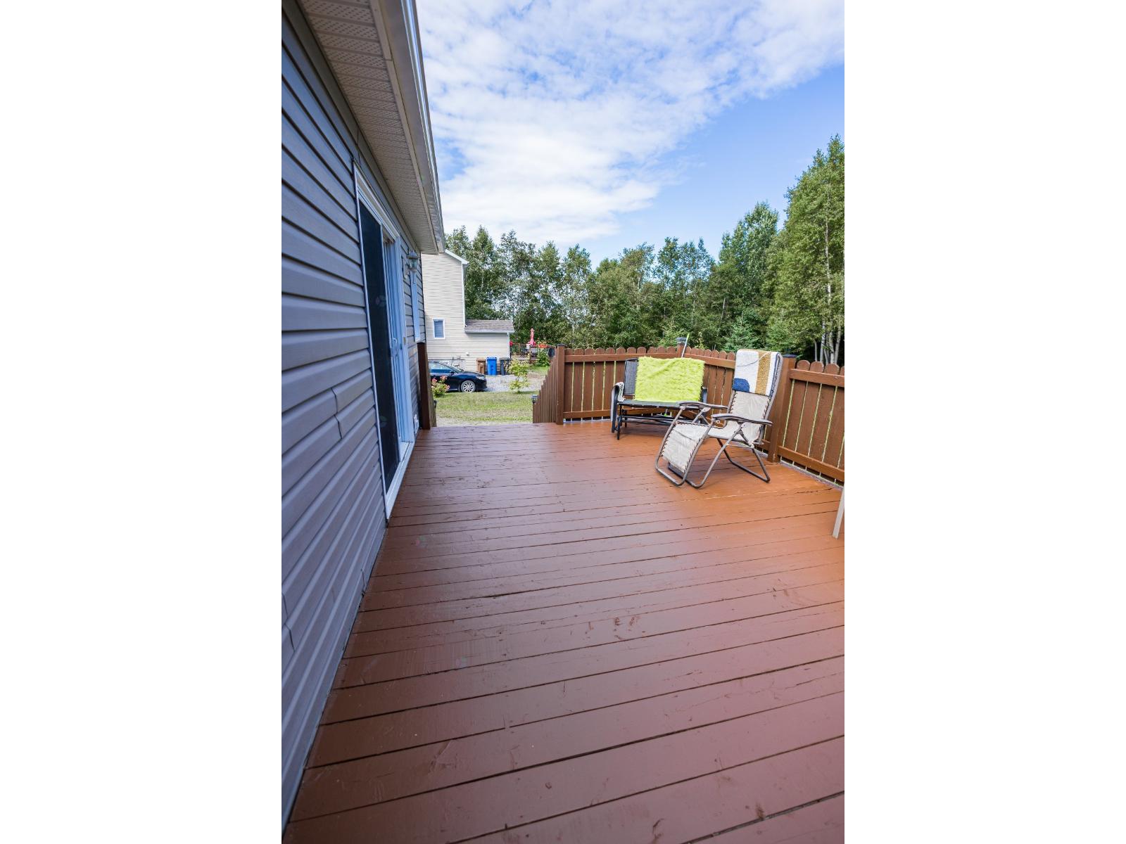 100 4e Rue E. Property Photo 12
