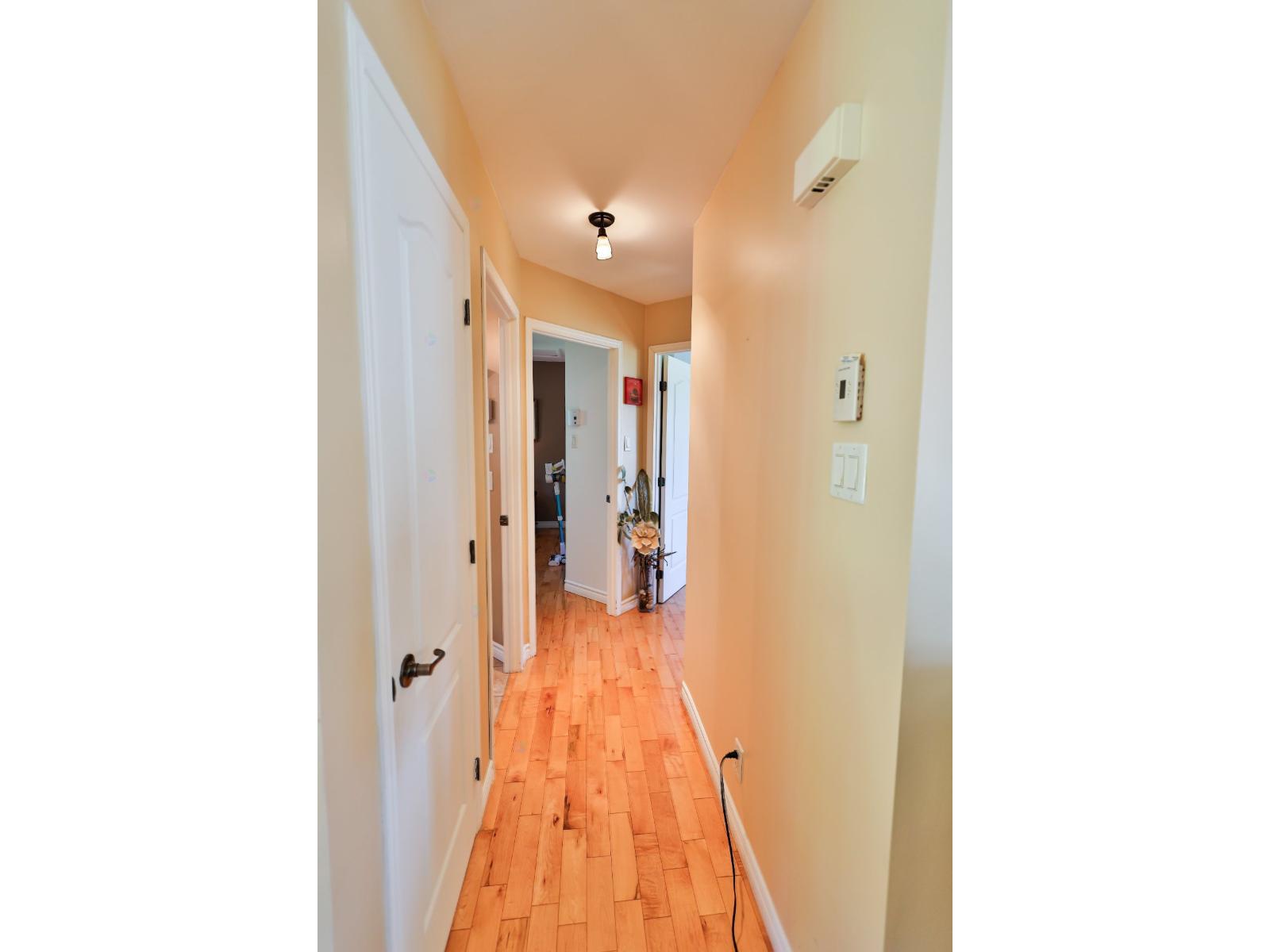 100 4e Rue E. Property Photo 40