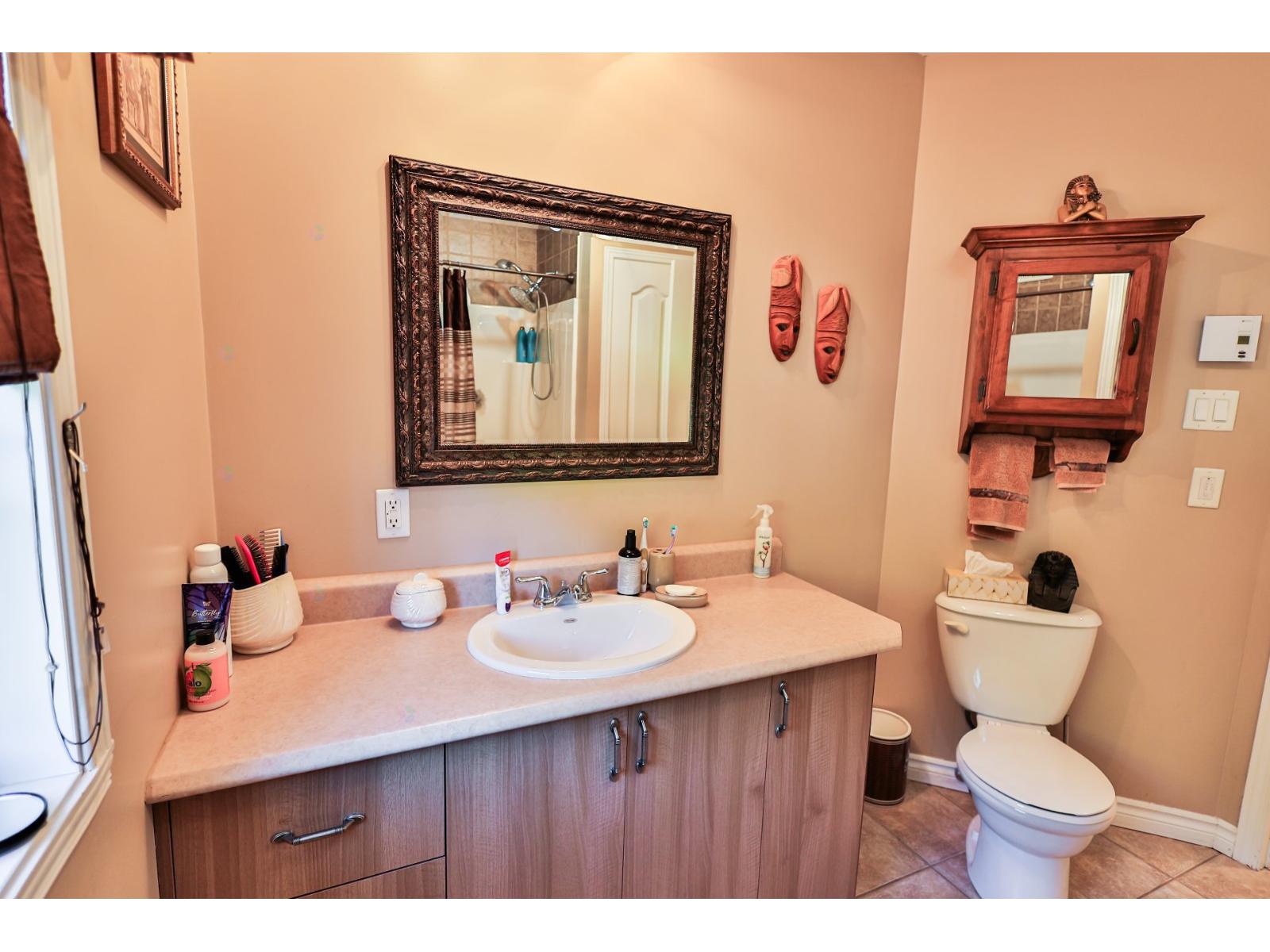 100 4e Rue E. Property Photo 44