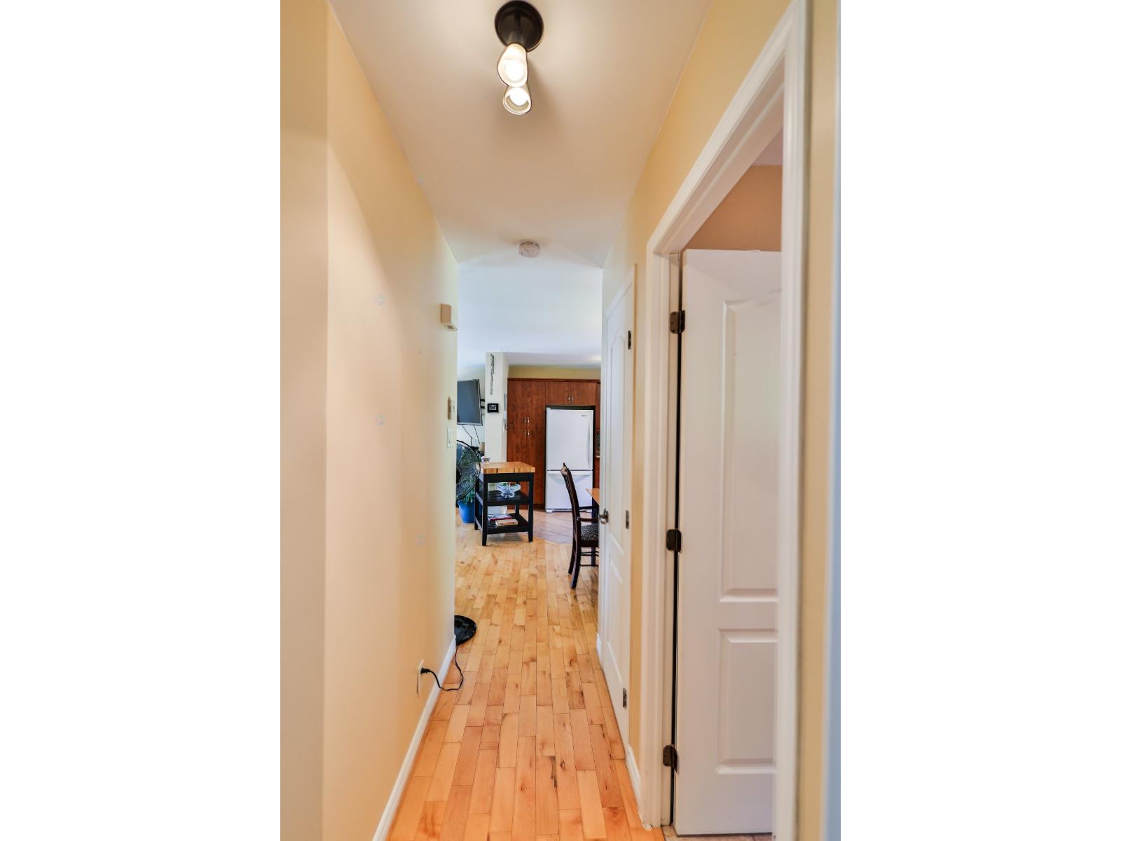 100 4e Rue E. Property Photo 46