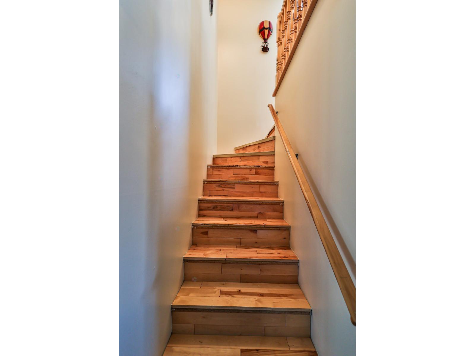 100 4e Rue E. Property Photo 57